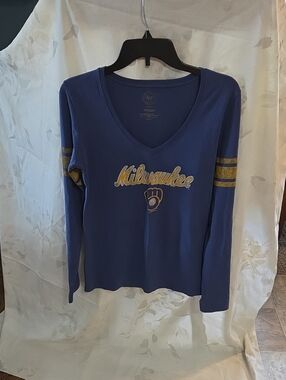 47 Brand Milwaukee Long Sleeve V-Neck Tee in Blue and Gold